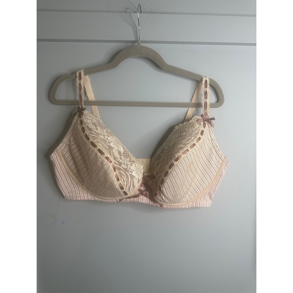 Q-T 5147 Full Coverage Bra 44D Pink Lace‎ Trim Bows Padded Underwire